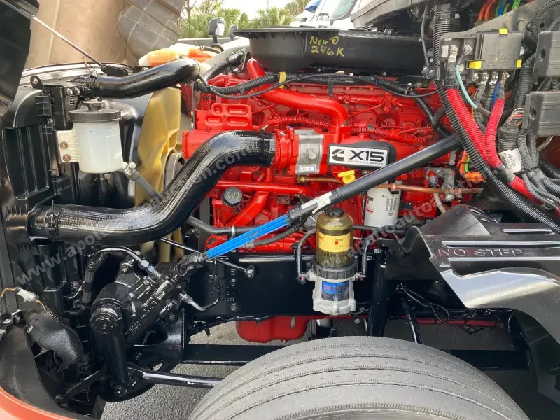 2018 International LT photo 42