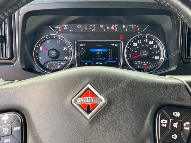 2018 International LT photo 43