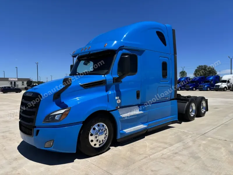 2020 Freightliner Cascadia 126 photo 1