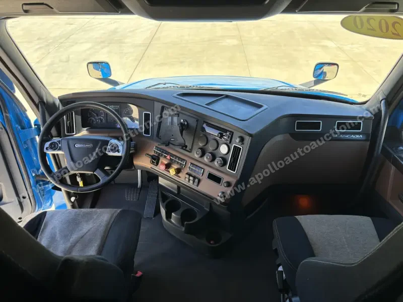 2020 Freightliner Cascadia 126 photo 16