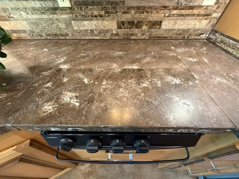 2018 Tiffin Allegro Red 33AA photo 30