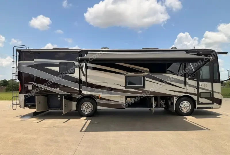 2018 Tiffin Allegro Red 33AA photo 25