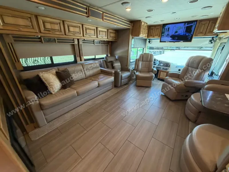 2018 Tiffin Allegro Red 33AA photo 12