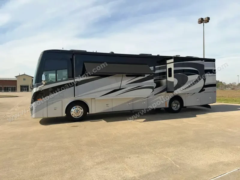 2020 Tiffin Phaeton 37BH photo 25