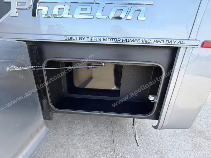 2020 Tiffin Phaeton 37BH photo 16