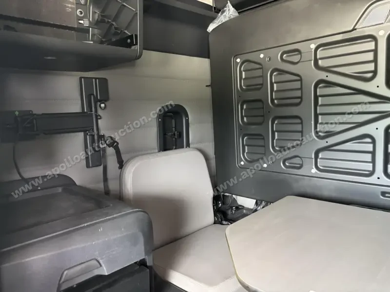 2021  Freightliner  CASCADIA 126 photo 10