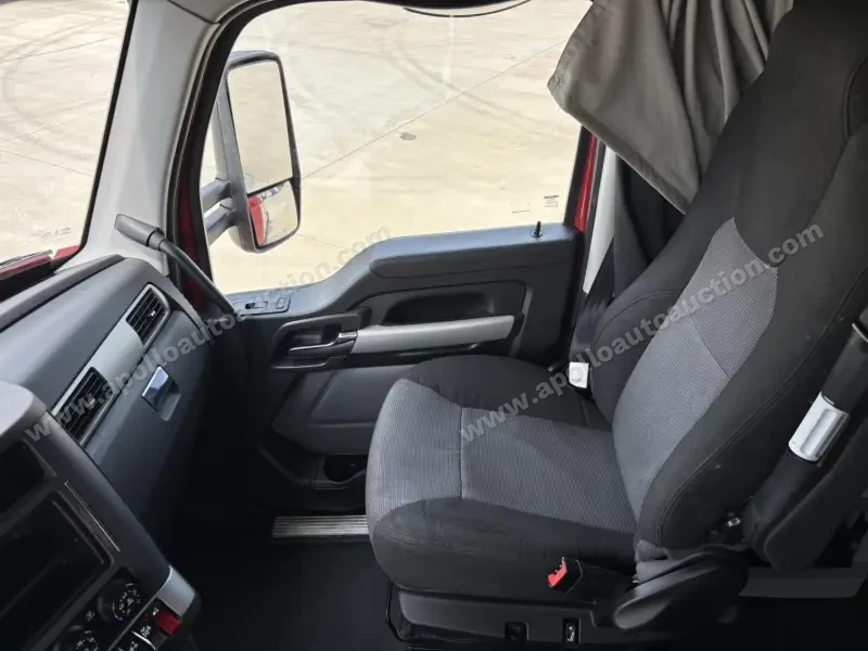2022 Kenworth T680 Sleeper photo 11