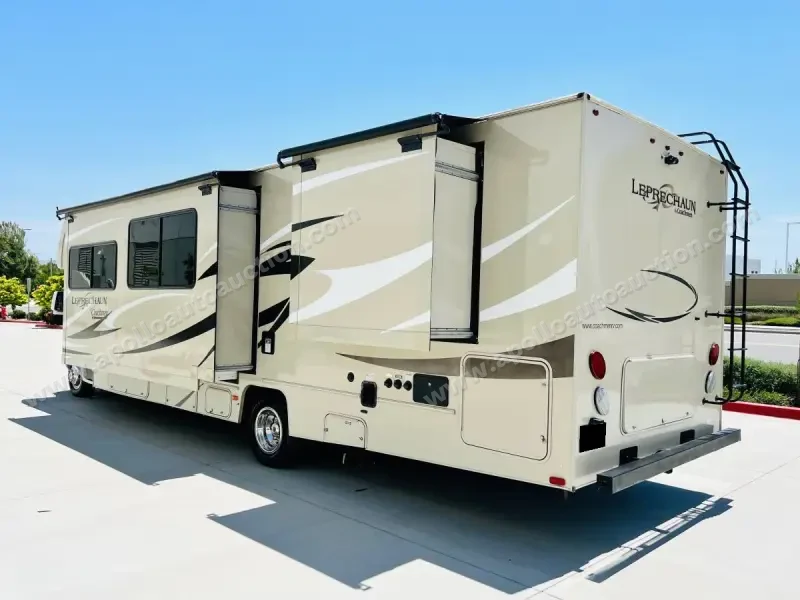 2014 Coachmen Leprechaun 319DS photo 17