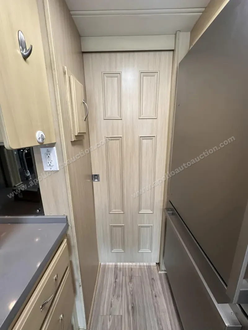 2007 Coachmen Sportscoach Legend 40 photo 43
