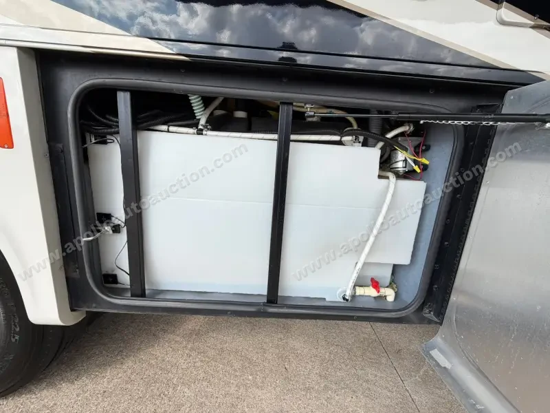 2015 Tiffin Allegro Bay 32 photo 15