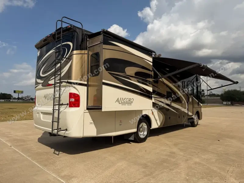 2015 Tiffin Allegro Bay 32 photo 7