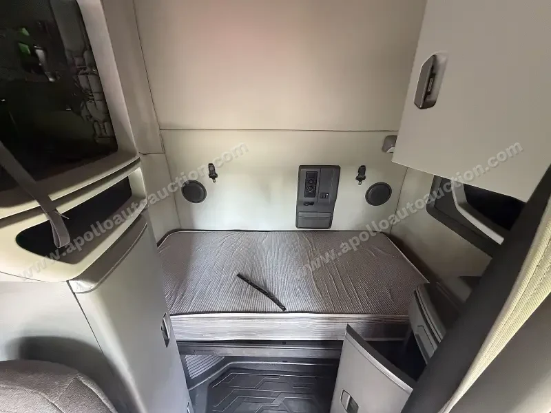 2022 Volvo VNL 760 photo 20