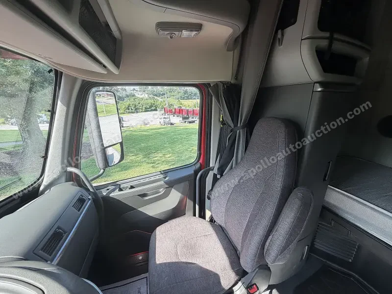 2022 Volvo VNL 760 photo 19