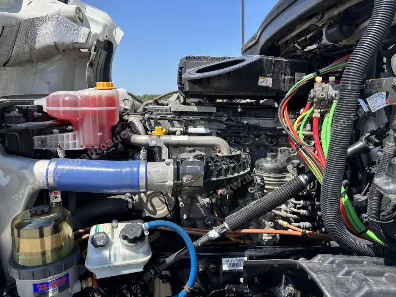 2021 Freightliner CASCADIA 126  - 455 HP photo 8