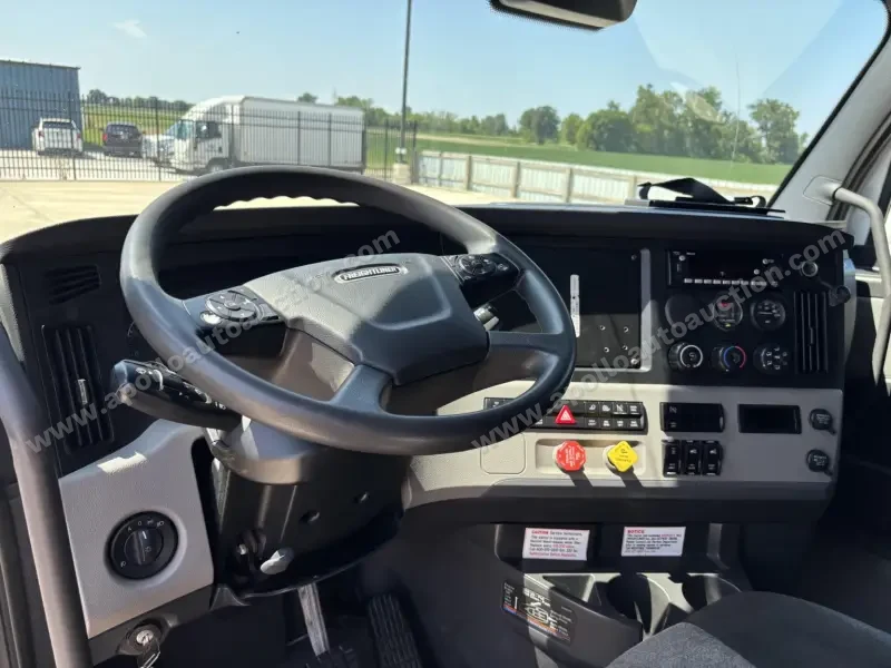 2021 Freightliner CASCADIA 126  - 455 HP photo 13