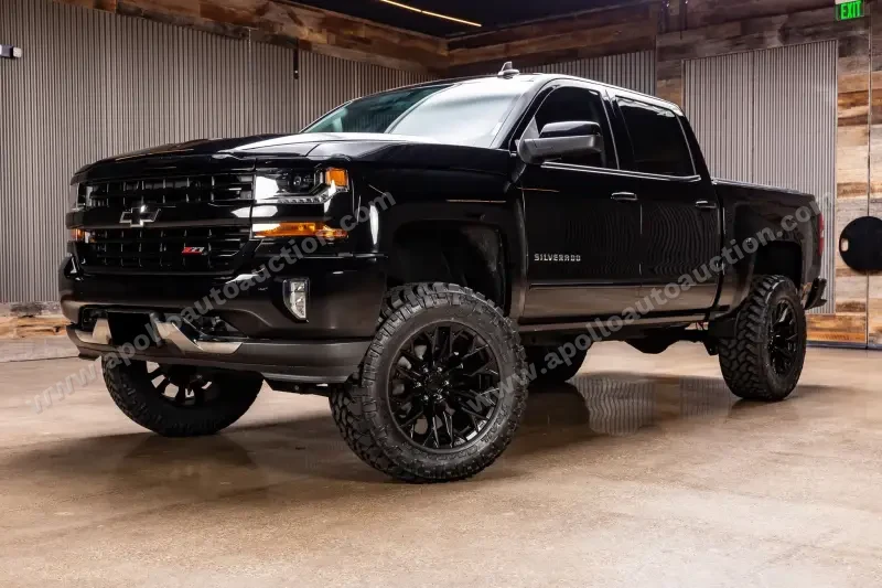 2019 Chevrolet Silverado 1500 Crew Cab LT photo 1