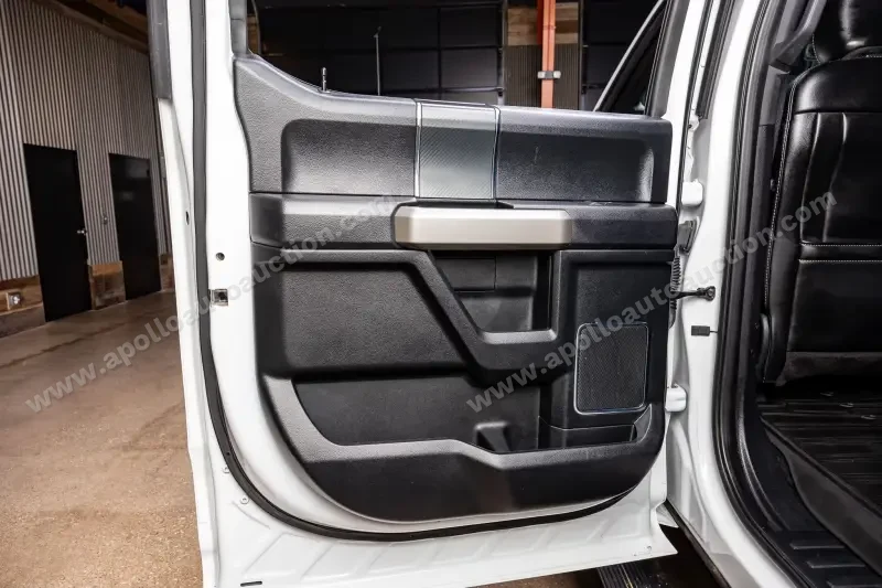2020 Ford F150 SuperCrew Cab Lariat photo 16