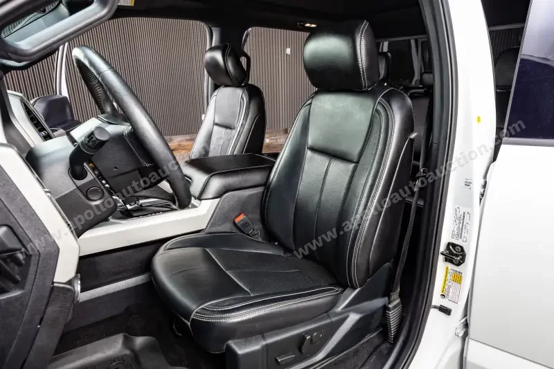 2020 Ford F150 SuperCrew Cab Lariat photo 29