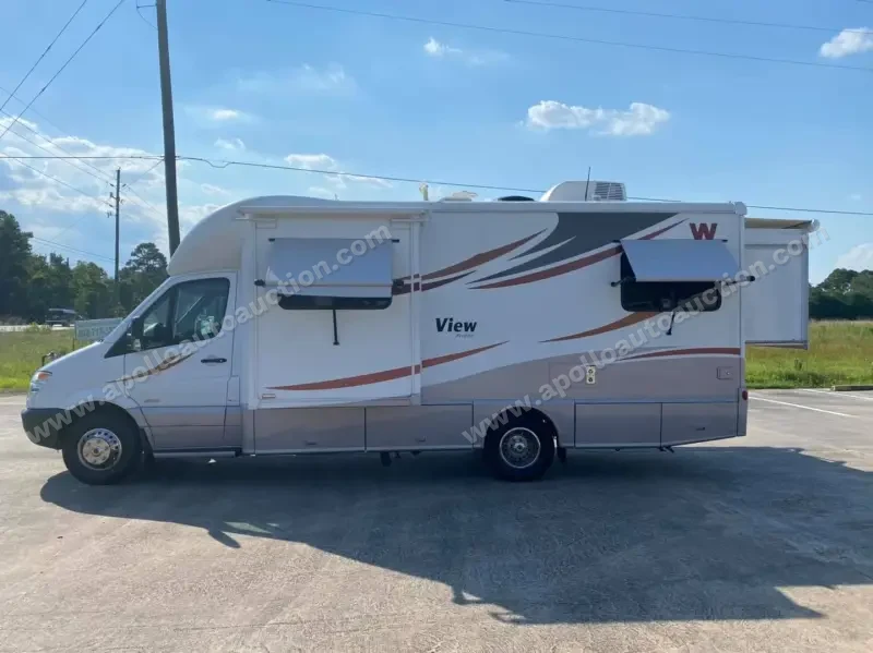 2015 Winnebago View 24G photo 3