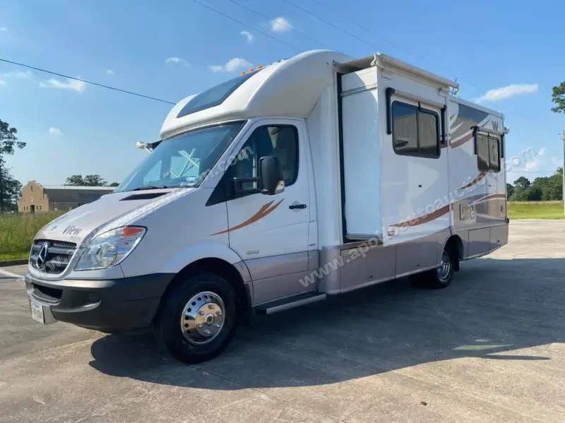 2015 Winnebago View 24G photo 2