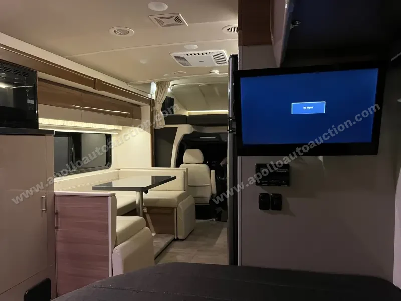 2018 Winnebago Navion 24J photo 17