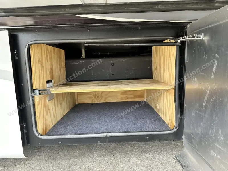 2017 Tiffin Allegro Breeze 32BR photo 18