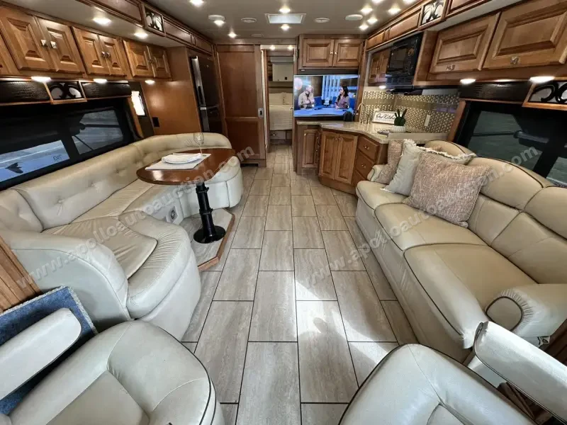2017 Tiffin Allegro Breeze 32BR photo 2