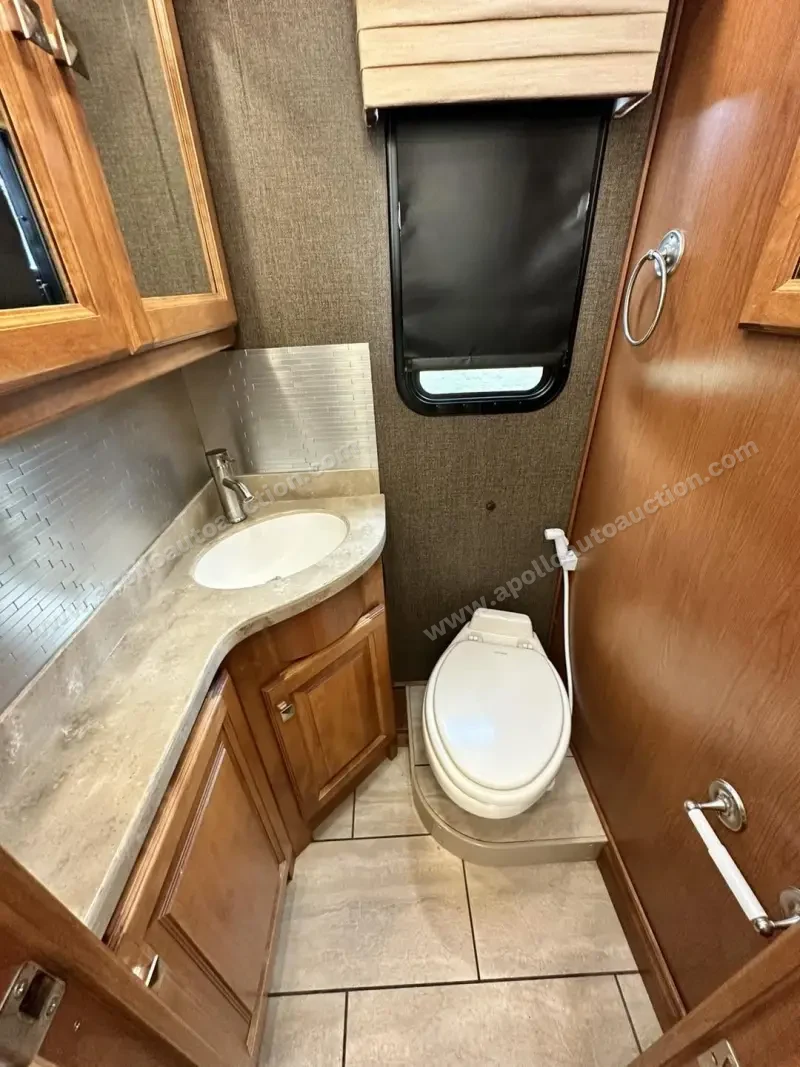 2017 Tiffin Allegro Breeze 32BR photo 42