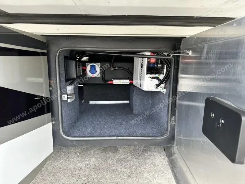 2017 Tiffin Allegro Breeze 32BR photo 16