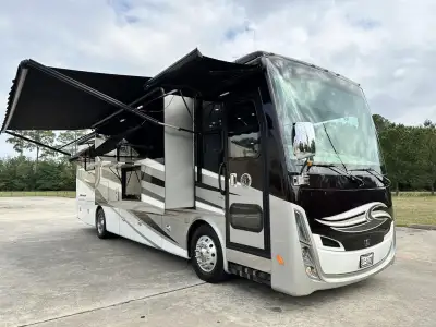 2017 Tiffin Allegro Breeze 32BR