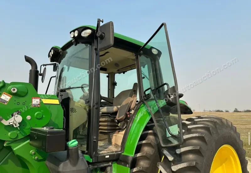 2020 John Deere 6155M photo 38