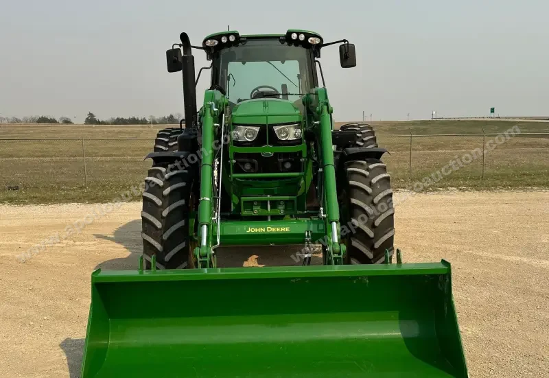 2020 John Deere 6155M photo 3