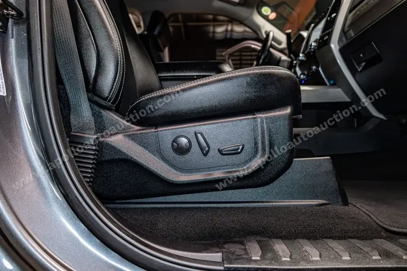 2020 Ford F-250 Super Duty Lariat photo 28