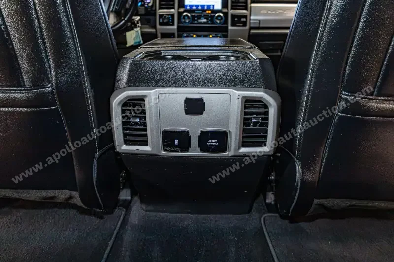2020 Ford F-250 Super Duty Lariat photo 25