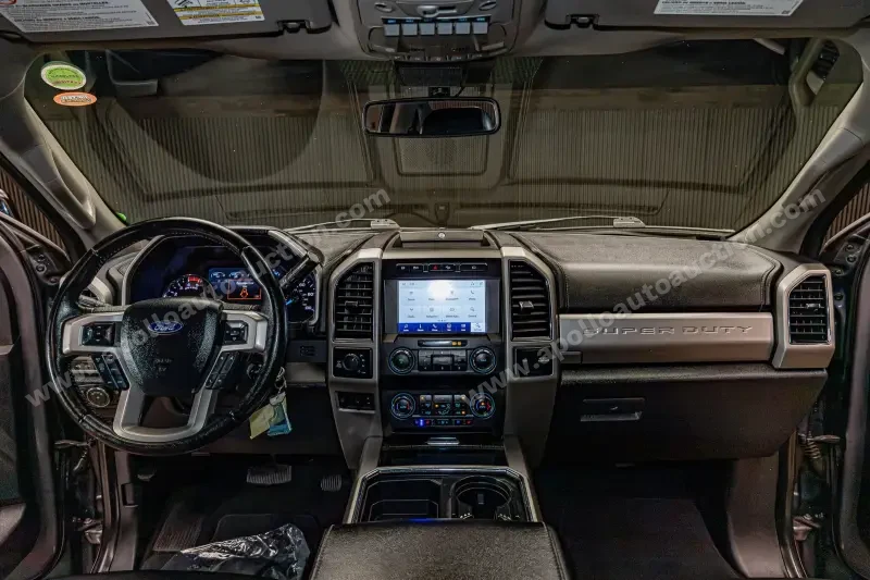 2020 Ford F-250 Super Duty Lariat photo 17