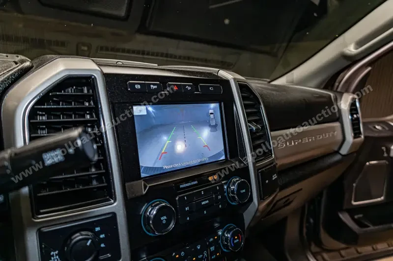 2020 Ford F-250 Super Duty Lariat photo 22