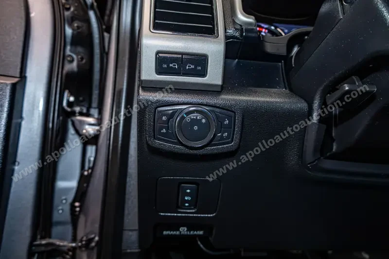 2020 Ford F-250 Super Duty Lariat photo 20