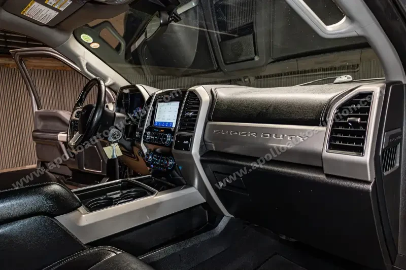 2020 Ford F-250 Super Duty Lariat photo 19