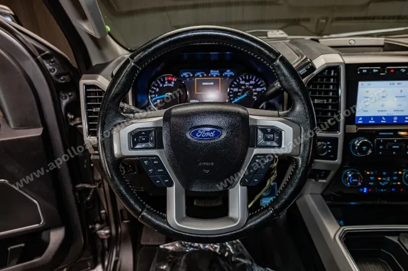 2020 Ford F-250 Super Duty Lariat photo 18