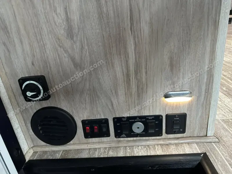 2017 Forest River Sunseeker 2400WS photo 77