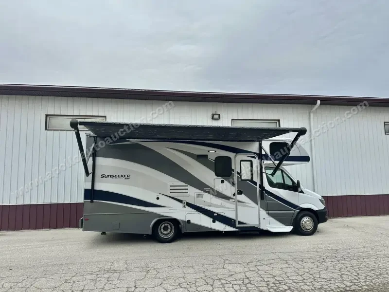 2017 Forest River Sunseeker 2400WS photo 8