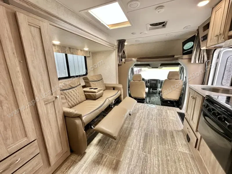2017 Forest River Sunseeker 2400WS photo 4