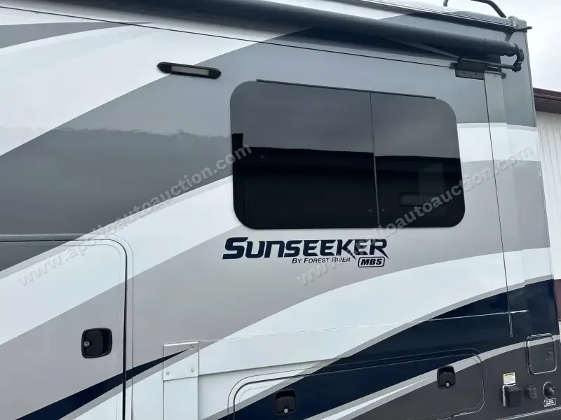 2017 Forest River Sunseeker 2400WS photo 16