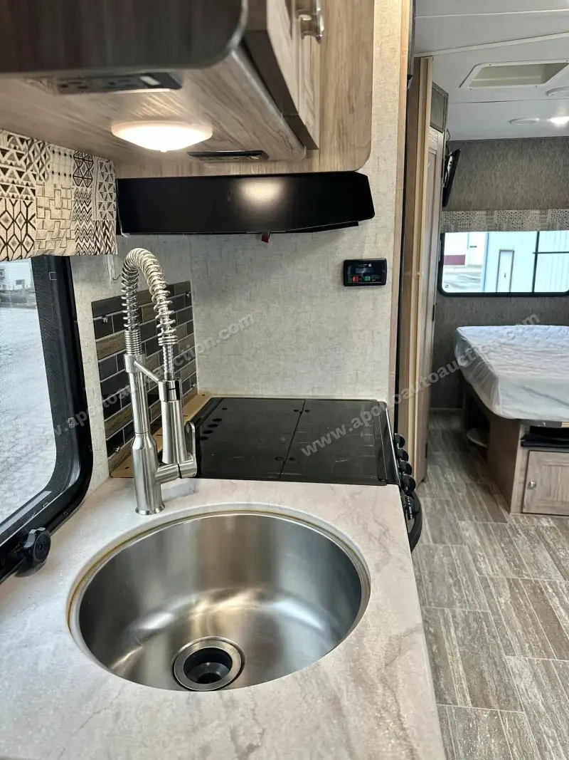 2017 Forest River Sunseeker 2400WS photo 58