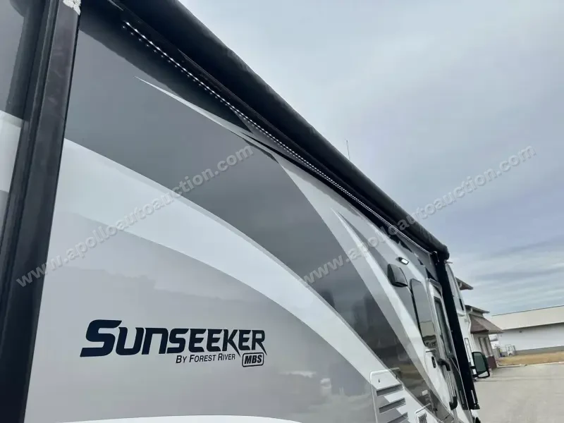 2017 Forest River Sunseeker 2400WS photo 32