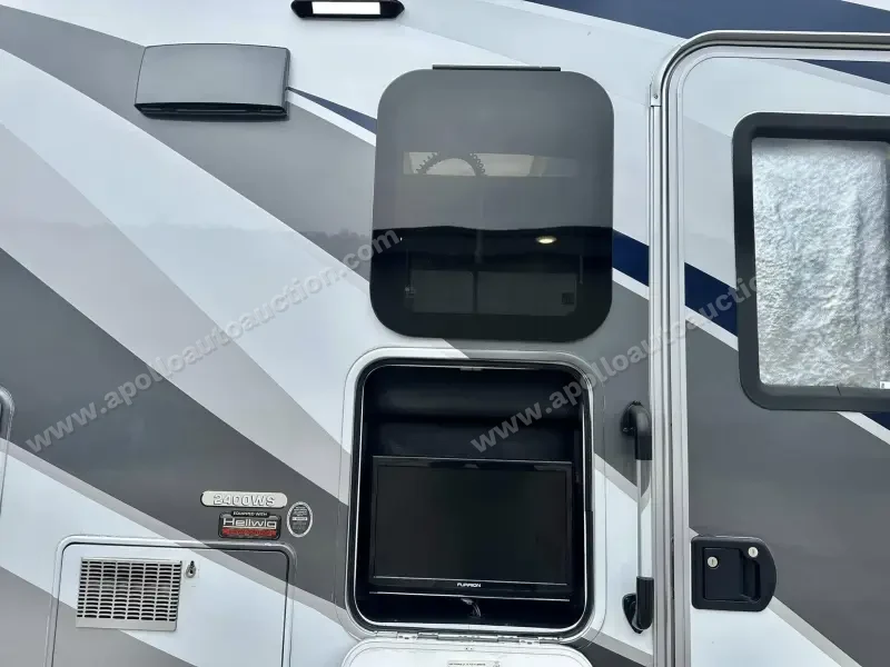 2017 Forest River Sunseeker 2400WS photo 37