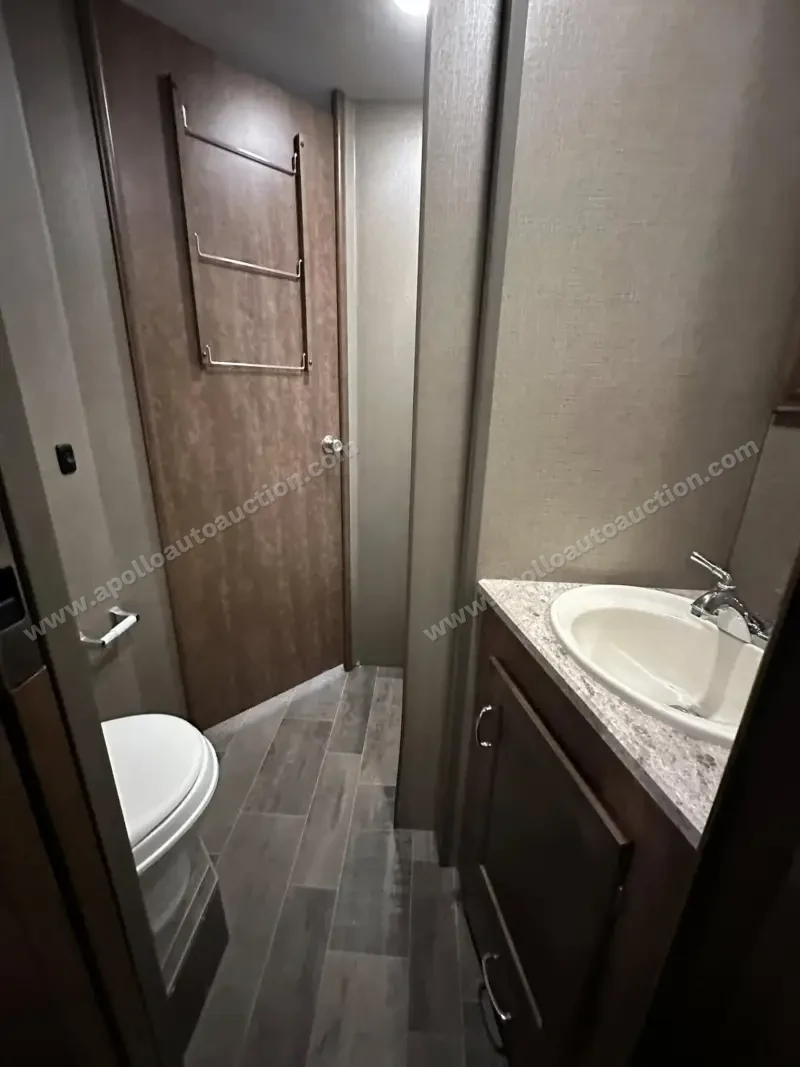 2018 Winnebago Intent 31P photo 39