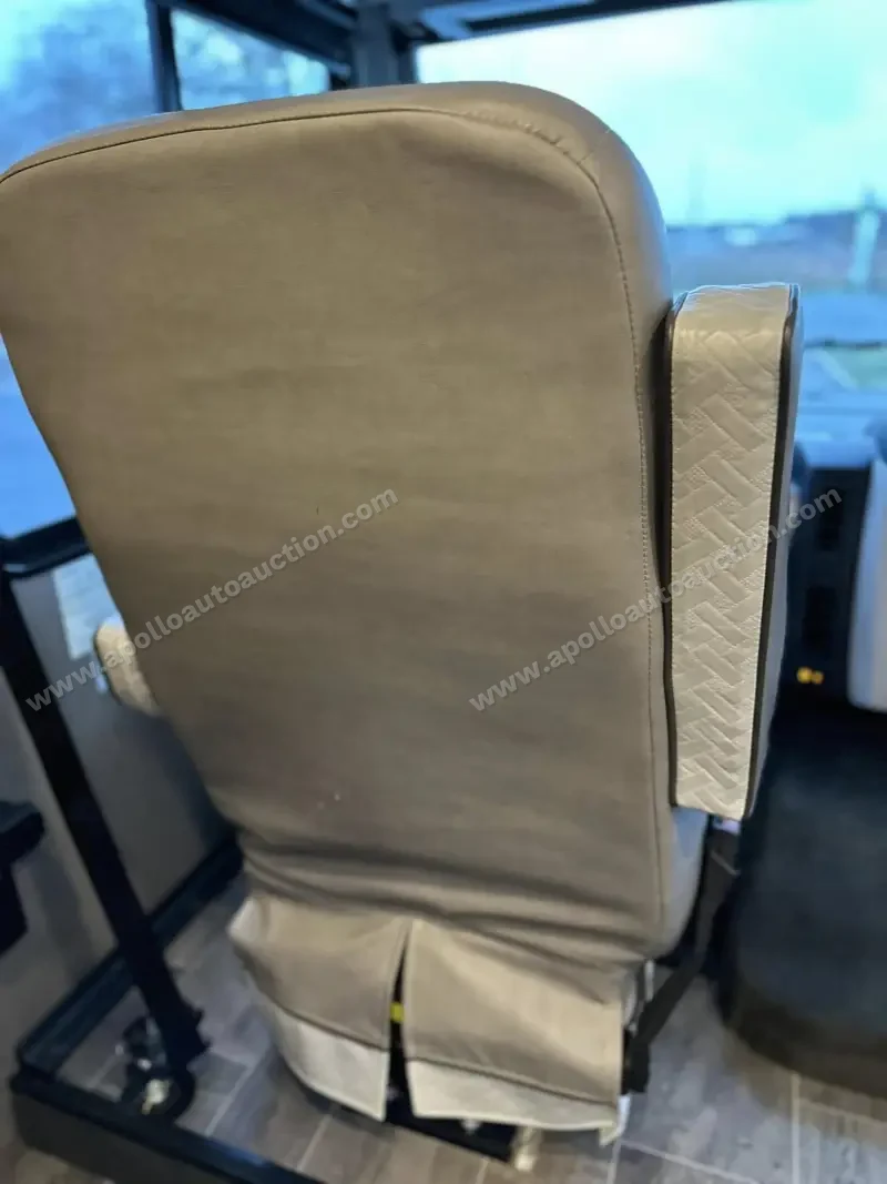 2018 Winnebago Intent 31P photo 46