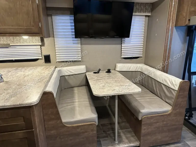 2018 Winnebago Intent 31P photo 52