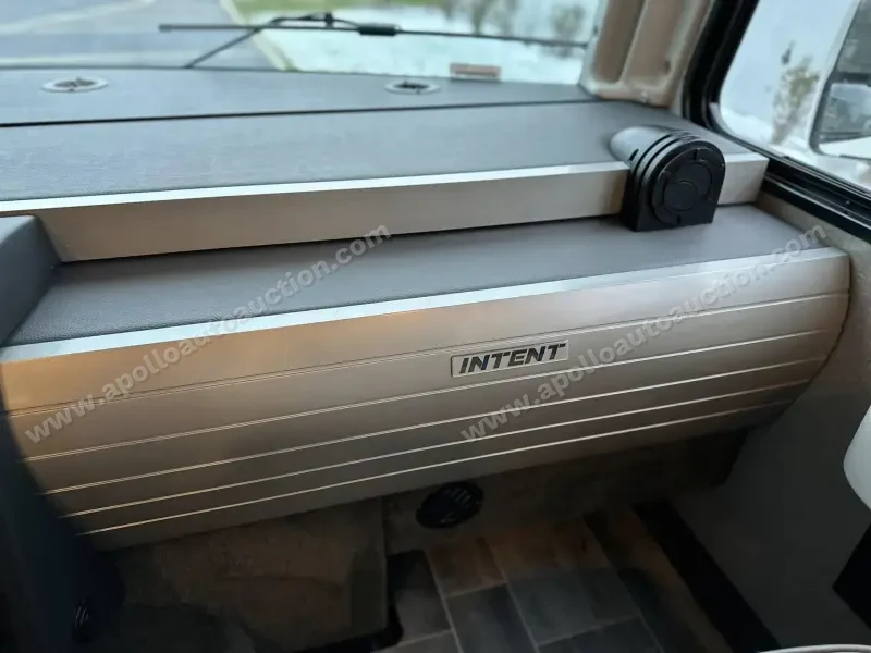 2018 Winnebago Intent 31P photo 24